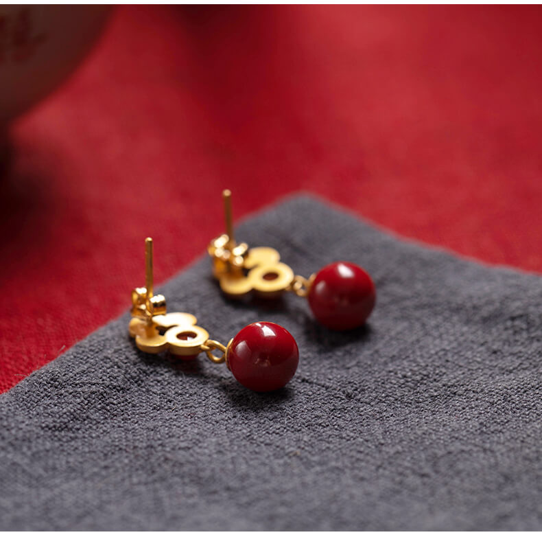 《The Auspicious Cloud Earrings》 - New Chinese-style cinnabar auspicious cloud earrings.