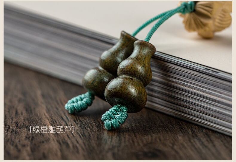 《Graceful Countenance》 Green Sandalwood 108-Bead Good Luck Buddhist Prayer Beads for Men and Women