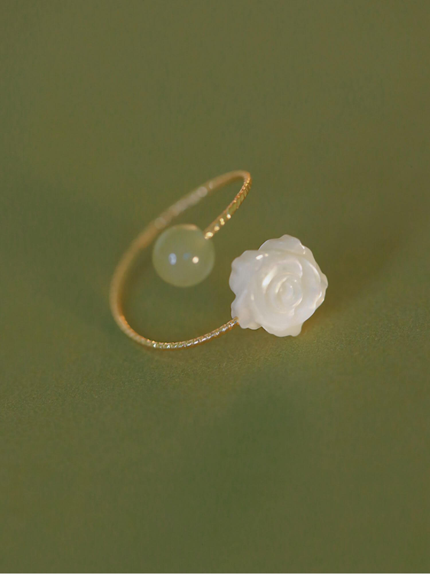 White Mother-of-Pearl Rose Natural Jade Ring with High-end Feel