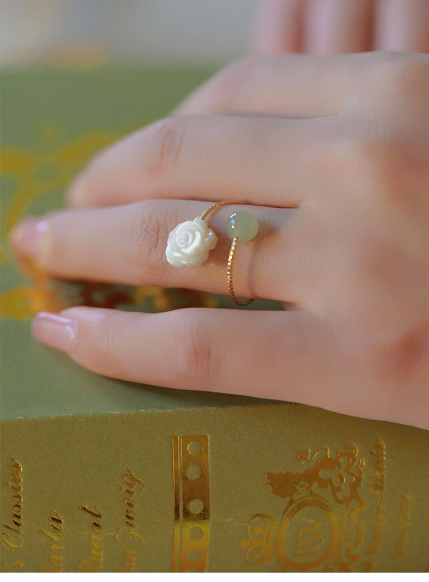 White Mother-of-Pearl Rose Natural Jade Ring with High-end Feel