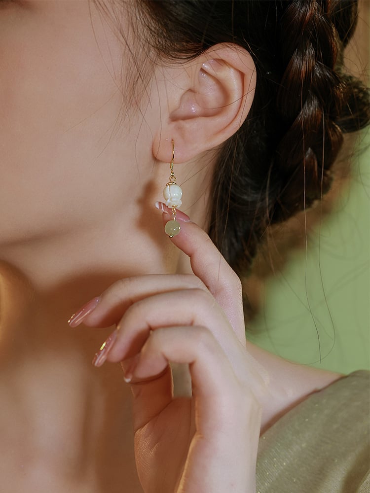 《Cool Autumn Breeze》New Chinese-style Natural Magnolia Bell Flower Earrings