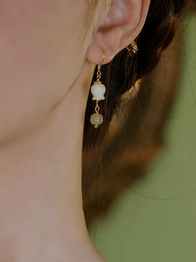 《Cool Autumn Breeze》New Chinese-style Natural Magnolia Bell Flower Earrings