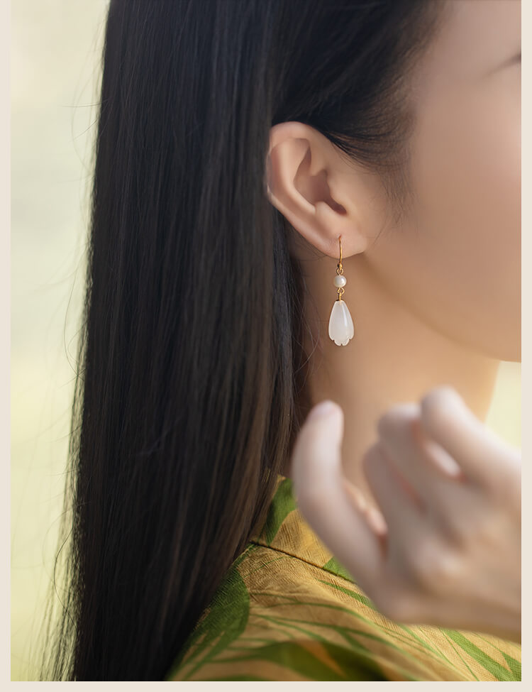 《The Fragrance of Magnolia》Elegant Chinese-style Magnolia Flower and Jade Earrings