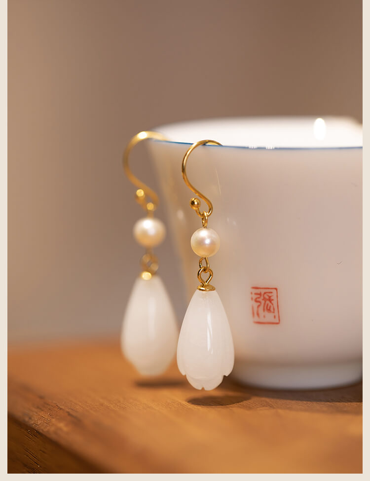 《The Fragrance of Magnolia》Elegant Chinese-style Magnolia Flower and Jade Earrings