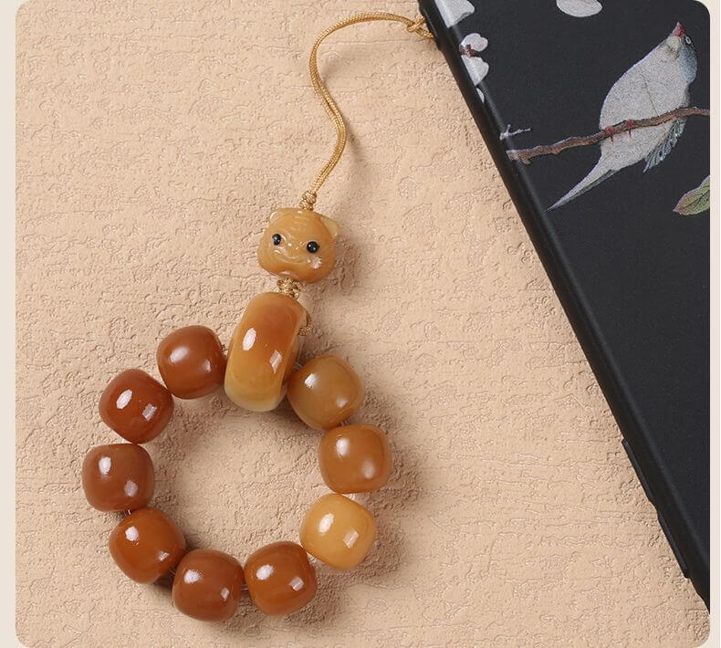 《Lucky Cat》 White Jade Bodhi Root Phone Charm