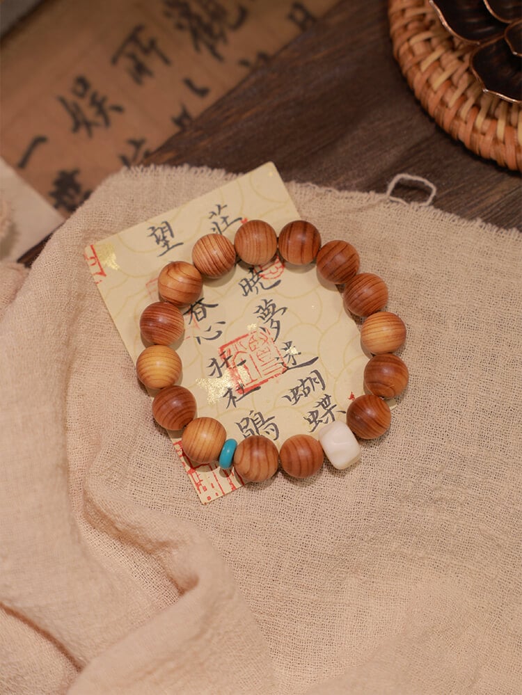 《Waves》 natural thuja men and women playing with Buddhist beads bracelets