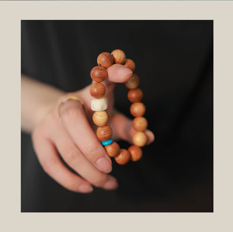 《Waves》 natural thuja men and women playing with Buddhist beads bracelets