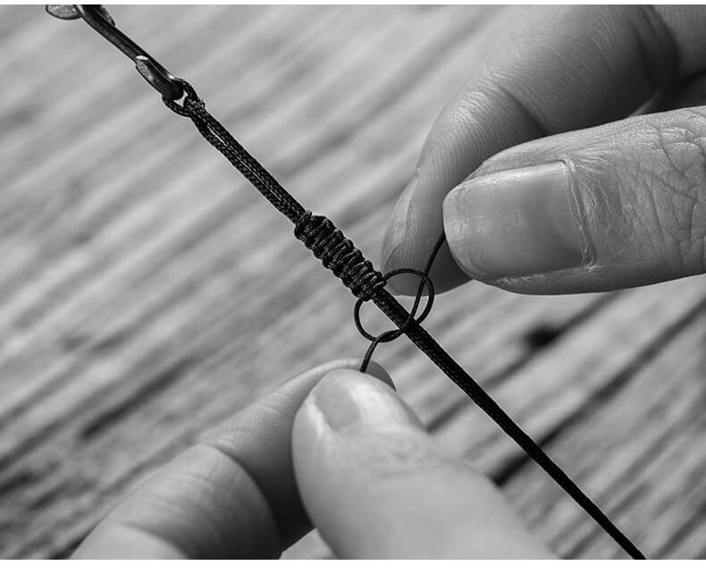 《Koi Accompanying》 Cinnabar comes ashore koi braided bracelet