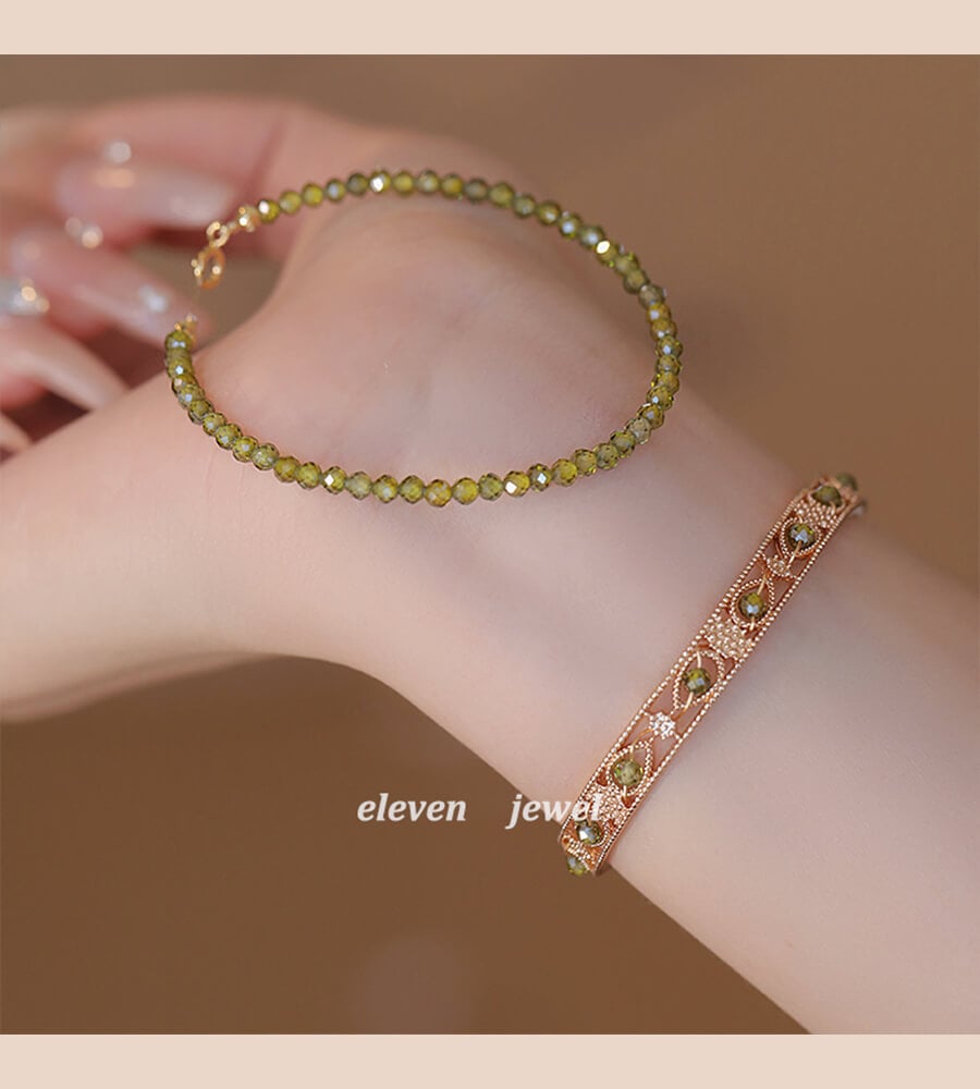 《Landing the Beauty》 Natural Peridot Crystal Stacking Bracelet