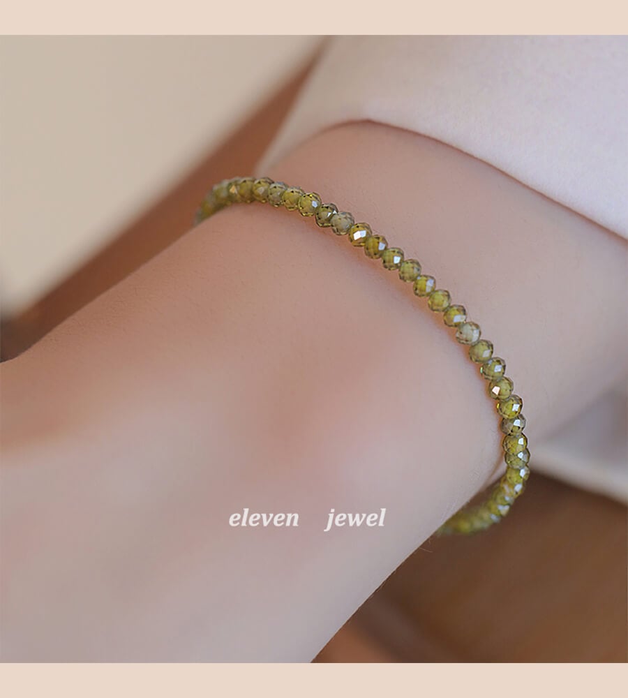 《Landing the Beauty》 Natural Peridot Crystal Stacking Bracelet