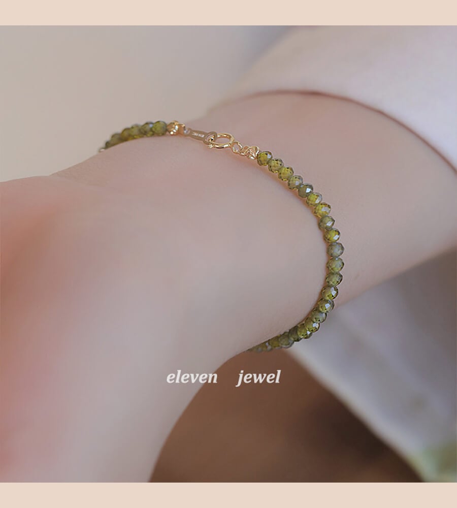 《Landing the Beauty》 Natural Peridot Crystal Stacking Bracelet