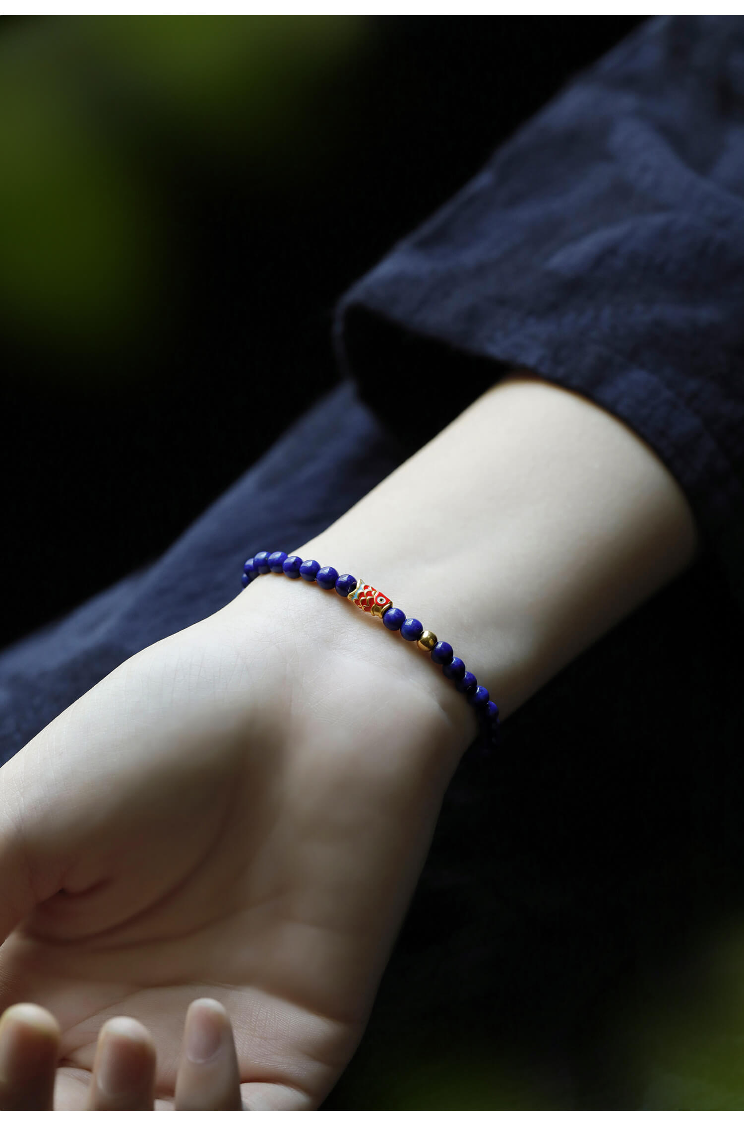 《Ashore Koi》 lapis lazuli koi running bead bracelet