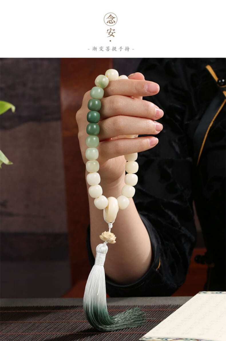 Nian'an ~ Holding a gradient white jade bodhi root bracelet